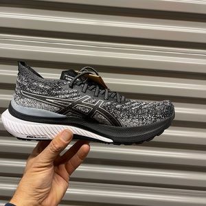 Asics gel kayano 29 MK size 10 women men 8.5 black white